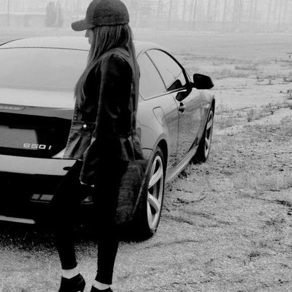 Meet your Posher, Amanda - Picture 1 of 2